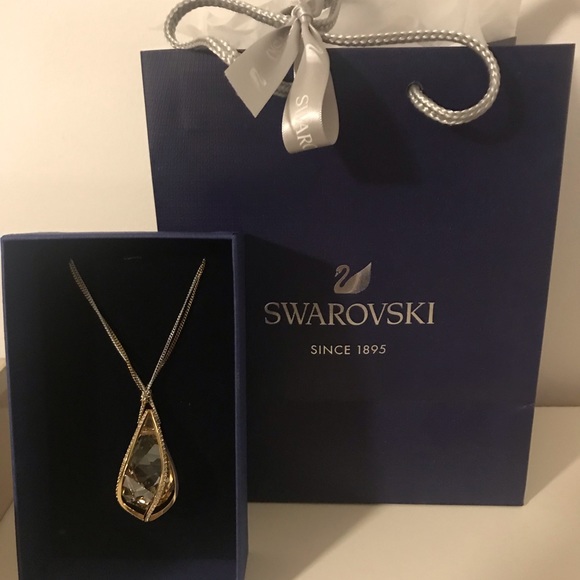 ✨🎁SWAROVSKI PENDANT 🎁✨ - Picture 1 of 11